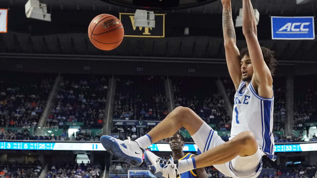 Duke Blue Devils center Dereck Lively II dunks the basketball.